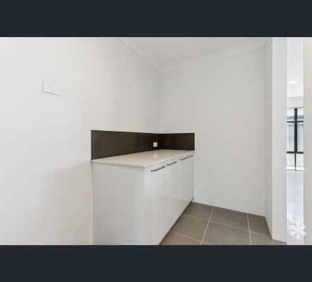 25 Stinear Street, Champion Lakes, WA 6111 - Photo 1