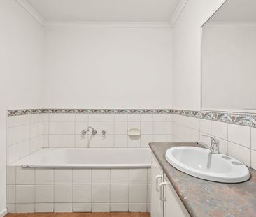 10/285-287 DERRIMUT ROAD, Hoppers Crossing, Vic 3029 - Photo 2