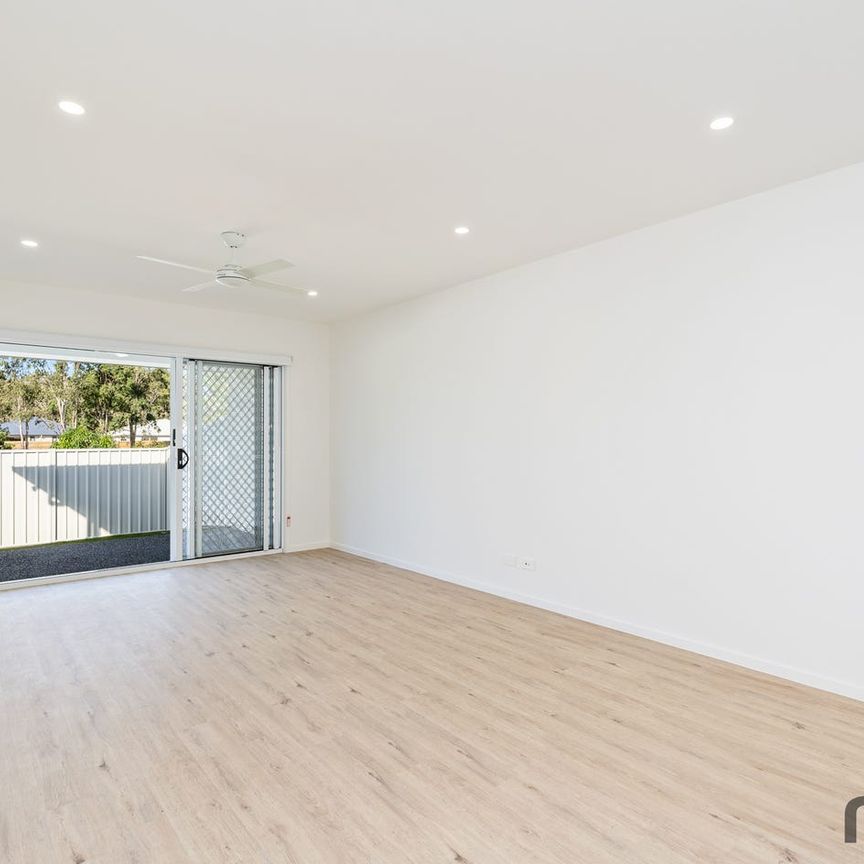 Stunning in Torquay - 4 Bed + Media in Prime Location - Photo 1