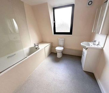 Marvels Lane, Grove Park, London, SE12 - Photo 3