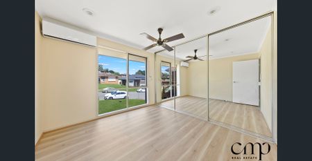 Charming Three Bedroom Family Home! - Photo 2