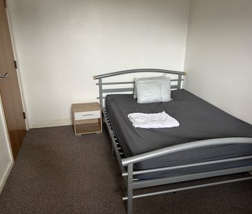 2 Bed Flat, The Waterfront, M11 - Photo 6