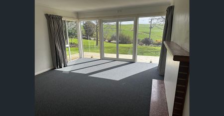 Rural Lifestyle - Family Home with 4 Bedrooms - Photo 3