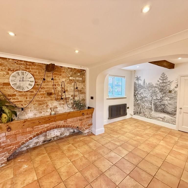 4 bedroom detached house to rent - Photo 1