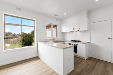 39 Panoramic Grove, Glen Waverley - Photo 4