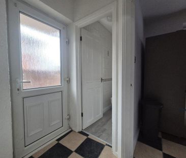 2 bedroom semi-detached house to rent - Photo 5