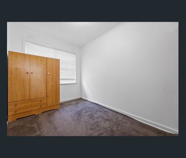 CLOSE TO MONASH UNI - Photo 2