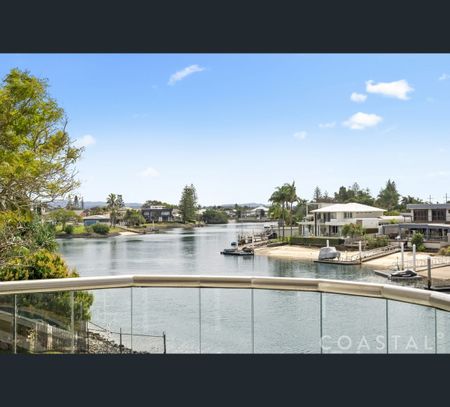 2/11 Eady Ave, Broadbeach, Qld 4218 - Photo 4