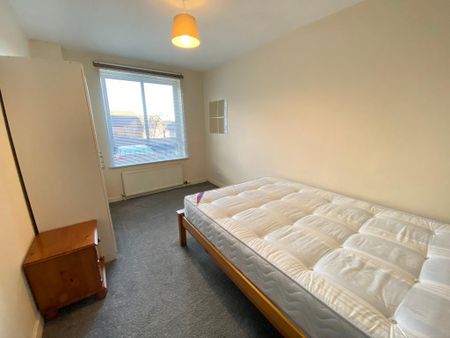 3 bedroom flat to rent - Photo 5