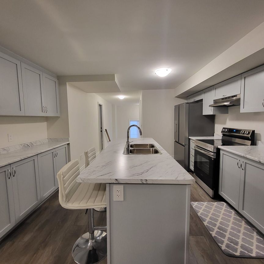 For Lease - 98 Wraggs Road Unit# Bsmt, Bradford West Gwillimbury, Ontario - Photo 1