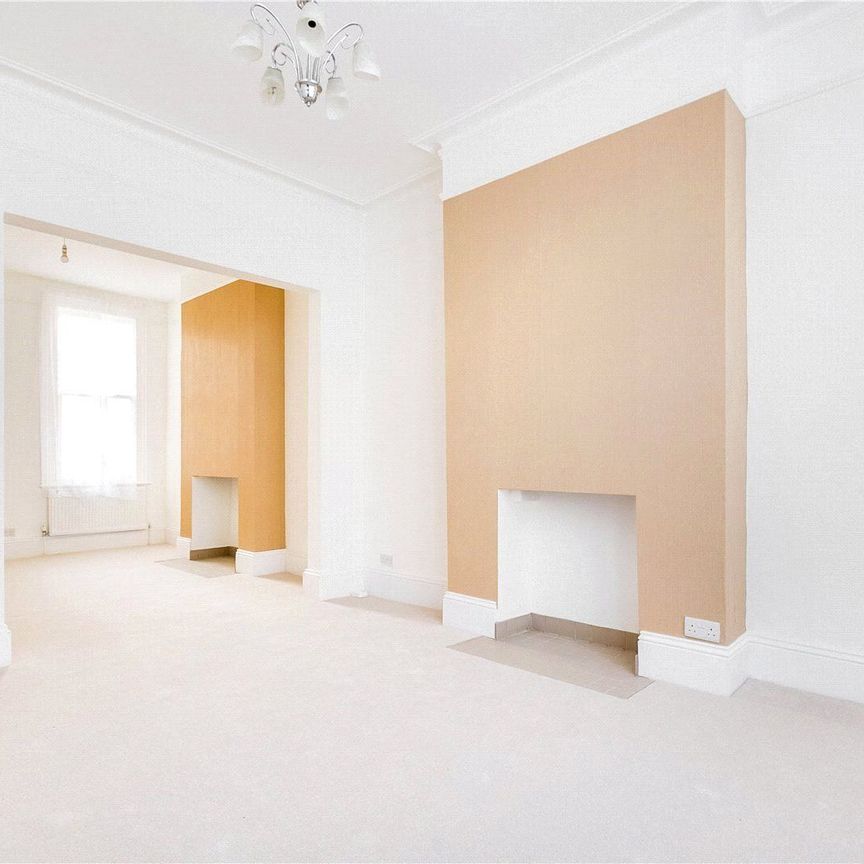 Priory Park Road, Queens Park, NW6 - Photo 1