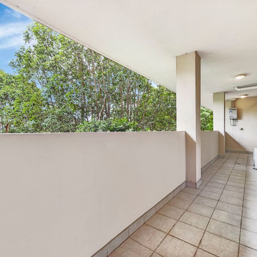 10/6-8 The Crescent, Homebush. - Photo 1