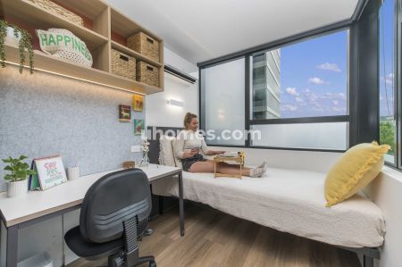 4 Bedroom Apartment - Photo 2