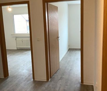 Reinkommen und Wohlfühlen: geräumige und renovierte 3-Zimmer-Wohnung mit Balkon - Foto 2