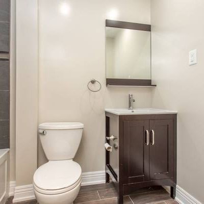 Two Bedroom – Trinity Bellwood’s and Queen St West - Photo 3