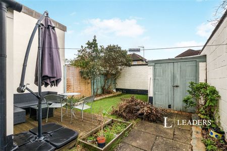 2 bedroom house to rent Albert Road, Addlestone, KT15 - Photo 5