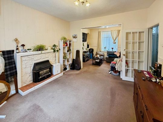 Caerphilly Road, Senghenydd - Photo 1