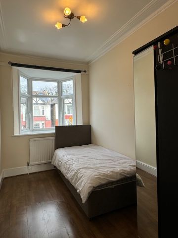 2 Bed Maisonette, Melfort Road, CR7 - Photo 5