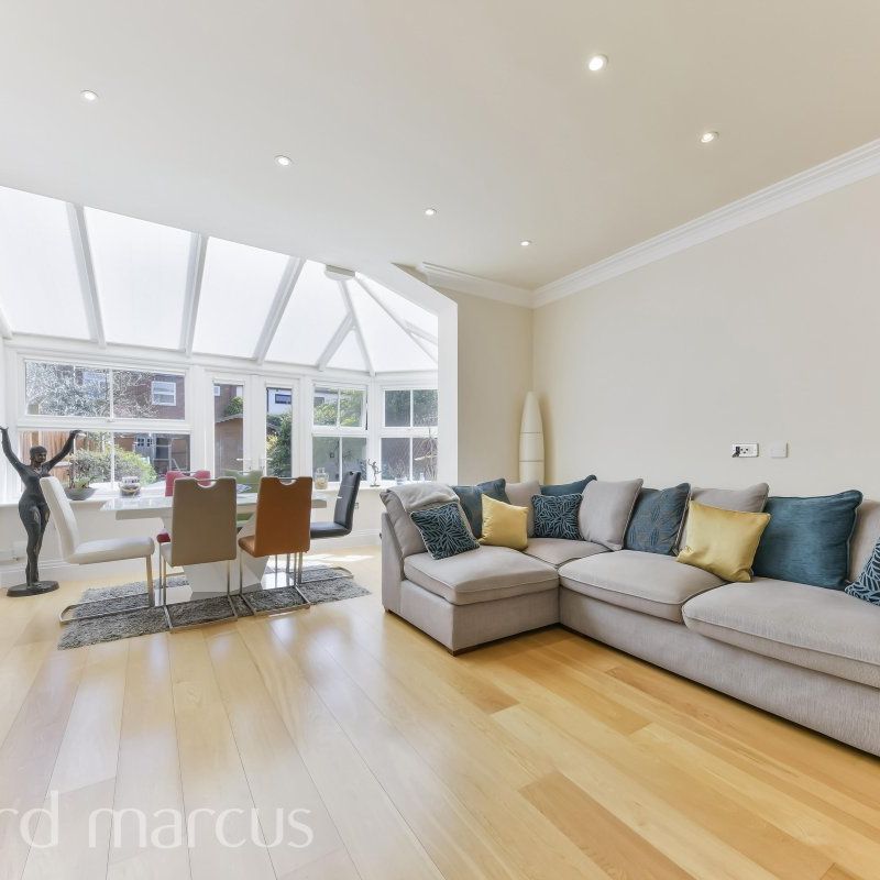 Clifton Road, KINGSTON UPON THAMES - Photo 1