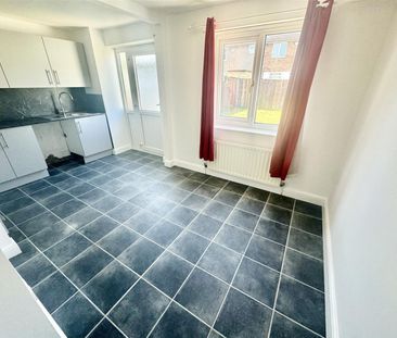 Broadwell Road, Middlesbrough - Photo 2