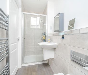 3 bedroom semi-detached house to rent - Photo 6