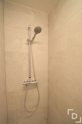 Nieuwbouwappartement met staanplaats in centrum Ieper - Photo 3