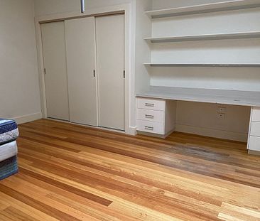 Centrally Located Two Bed Apartment - Photo 4