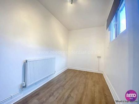 2 bedroom property to rent in Southend On Sea - Photo 3