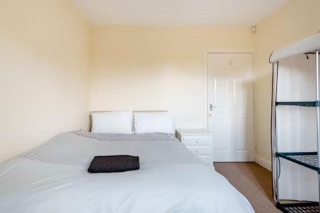 3 Bed Flat, Raynald Road, S2 - Photo 4
