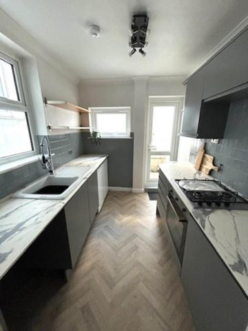 2 bedroom terraced house to rent - Photo 5