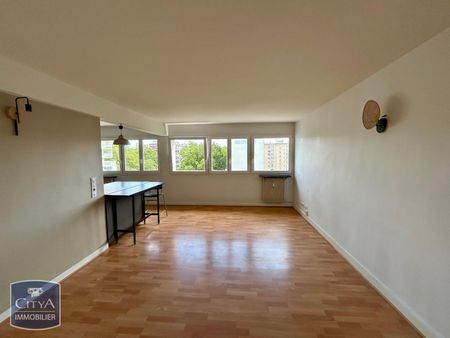 Location Appartement 3 pièces 77m² LILLE 59000 - Photo 2