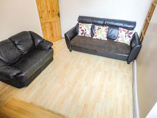 4 bedroom terraced house to rent - Photo 1