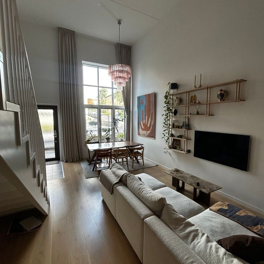 Ture Wennerholms torg, Hägersten - Foto 1