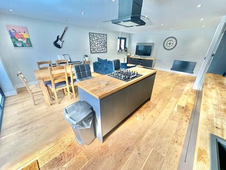 3 bedroom detached bungalow to rent - Photo 5