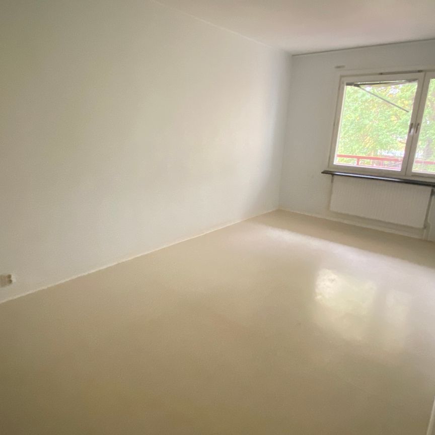 Salthällsvägen, Blomstermåla - Foto 1