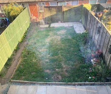2 bedroom terraced house to rent - Photo 2