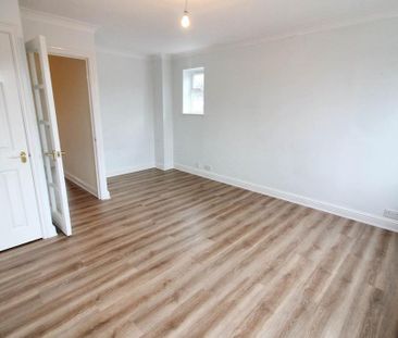 2 bedroom end of terrace house to rent - Photo 5
