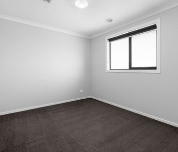 17 Berringarra Road, Officer VIC 3809 - House For Rent | Domain - Photo 2