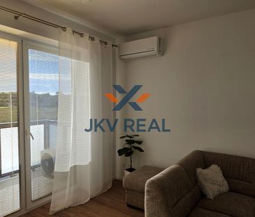 Zariadený byt s balkónom a klímou na prenájom – Dvorníky – Fotografia 6