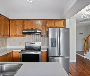 For Lease - 334 Sparrow Circle, Pickering, Ontario - Photo 6