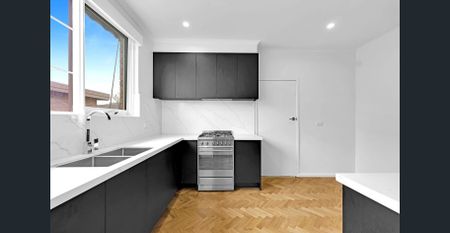 Spacious & Tranquil Toorak Living - Photo 4