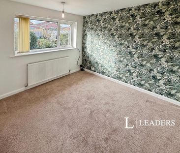 3 bedroom semi-detached house to rent - Photo 4