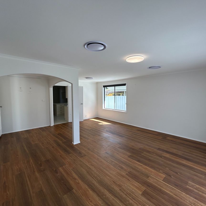 Coastal 4 Bed - 2 Bath, Outdoor Entertaining, Ducted Air - Photo 1