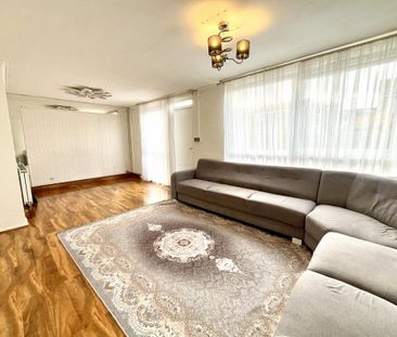 3 bedroom end of terrace house to rent - Photo 2