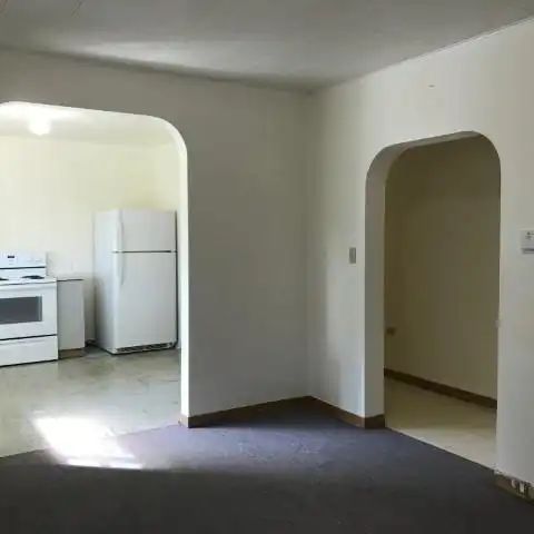 4413 51 Avenue — 102 - Photo 1