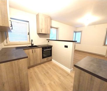 TE HUUR: Gelijkvloers appartement met 2 slaapkamers in het centrum ... - Photo 6