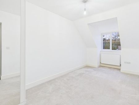 5 bedroom detached house to rent - Photo 2