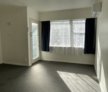 Peaceful bedsit - Photo 6
