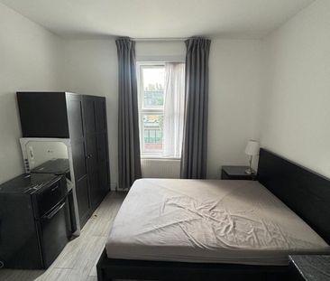 Room in a Shared House, Northbrook Road, IG1 - Photo 2