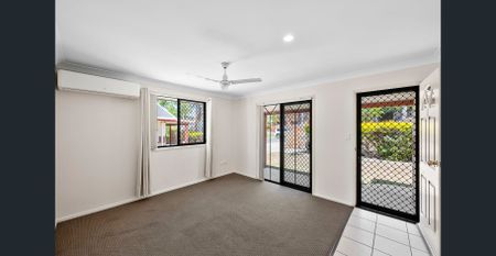 3 b/in bedroom lowset detached duplex with 2-way bathroom, air-conditioning, security screens PLUS Solar AND Walk to CBD! - Photo 2